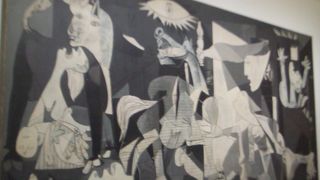 ゲルニカを見るだけで十分価値あり