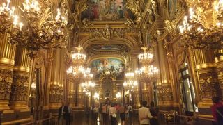 豪華絢爛という言葉がふさわしい