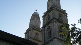 2本の塔が角の様に