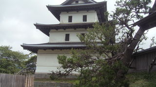 復元天守閣が資料館です。