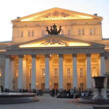 歴史を感じさせる旧館