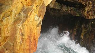 三段壁洞窟-日本一大きな牟ろう弁財天-