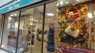 斬新なデザインと素敵な色使い！