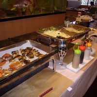 朝食バイキングにお刺身も！