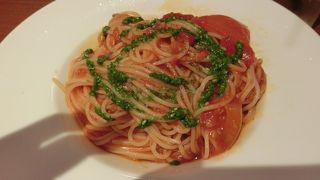 パスタとピザの店