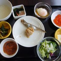 朝食バイキングは豪華メニュー