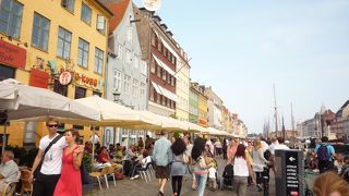 カラフルなきれいな家並み