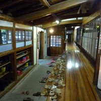 露天風呂に向かう玄関