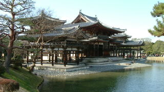 浄土を再現することを目指した寺の姿は、今でもその美しさが色あせていません