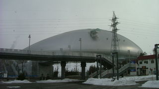 閑散としていましたが、施設の規模や周囲の広大さも実感