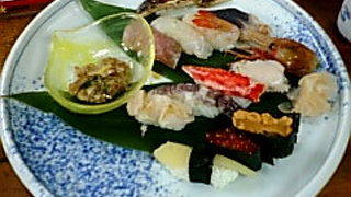 場所はすし屋通りからはちょっと離れています