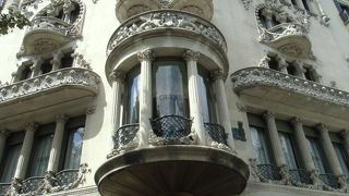 豪華な装飾が目を惹きます