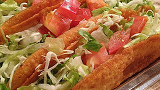 那覇市内でタコライスならここ！