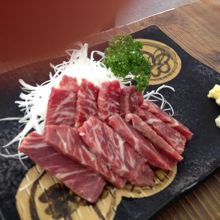 馬刺し　濃厚で美味しい