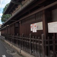 並河靖之七宝記念館は、こんな京町屋です。