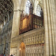 すべてにおいて堂々としています。