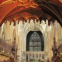 観るところにより雰囲気が変わります。