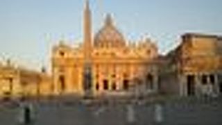 神聖で広大な広場