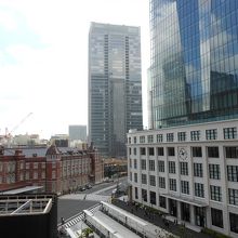 東京駅赤レンガ駅舎と東京中央郵便局の展望台