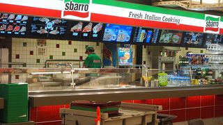 ピザがメニューのメイン