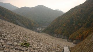 結構紅葉景色のいいダムです。