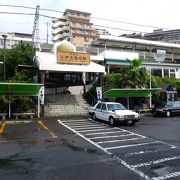 伊豆熱川駅 --- ホームから湯煙が見える「熱川温泉」の最寄り駅です。