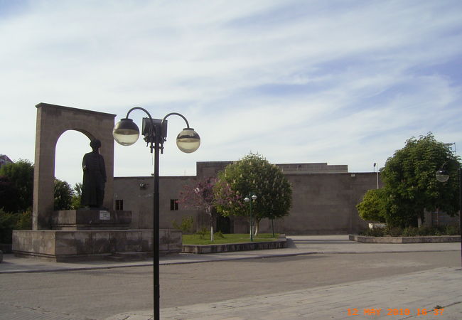 公園の中にあります。