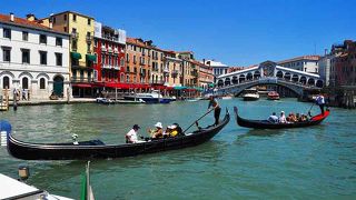 なるほど、大運河。船も、人も、たくさん