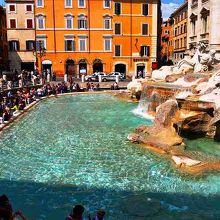 陽光に映え、水がきれいだった