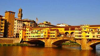 夕方、夕日に映えて黄金色の橋が素晴らしかった