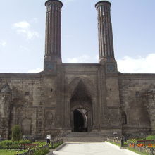 重厚な建物でしょう。