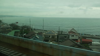 海の景観と共に早川も楽しめます