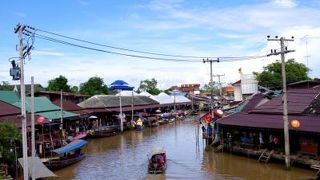 週末タイ人に人気のローカルな水上マーケット