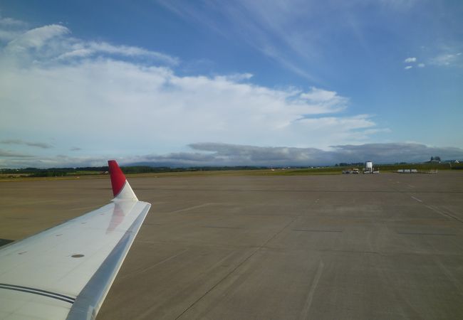 J-AIR機内から見た空港