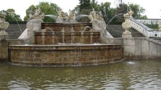 ベルサイユ宮殿の庭を思い出しました