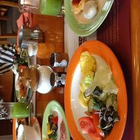 ホテルのバイキングです