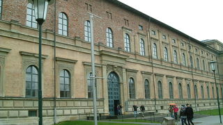 ポンパドゥール夫人がいます♪