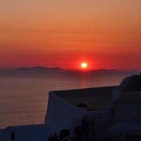 贅沢にも、バルコニーからイアのサンセットを堪能。