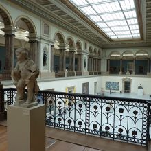 美術館の中はこんな感じです♪