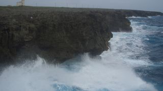 断崖の続く高那崎