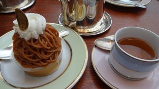 サロン・ド・テなのに緊張のひと時＾＾；