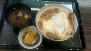 JR秋葉原駅構内のフードコートにある、トンカツのお店