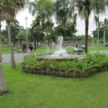 ＢＴＳとマーケットの間にある公園