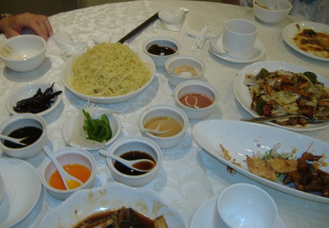 香港の喧騒に疲れたらぜひお勧めです。上海風冷麺食べてみて！！