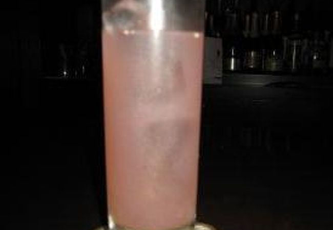 きっりっとした女性バーテンダーに中洲でも安心です