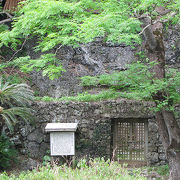 大自然の中に埋もれた鹿児島県指定文化財