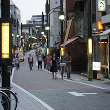 夕方、明かりが灯りはじめました