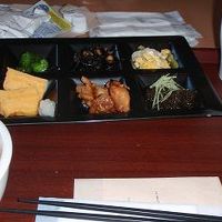 ホテルのお食事を部屋に持ち帰って食べることができました