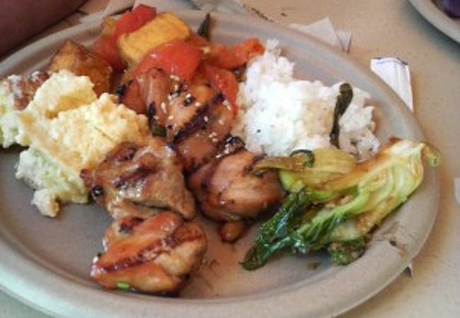 ホールフーズ マーケット (カハラモール店)