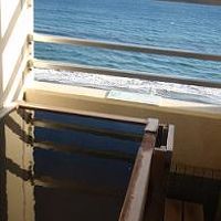 お部屋の露天風呂から海が見えます